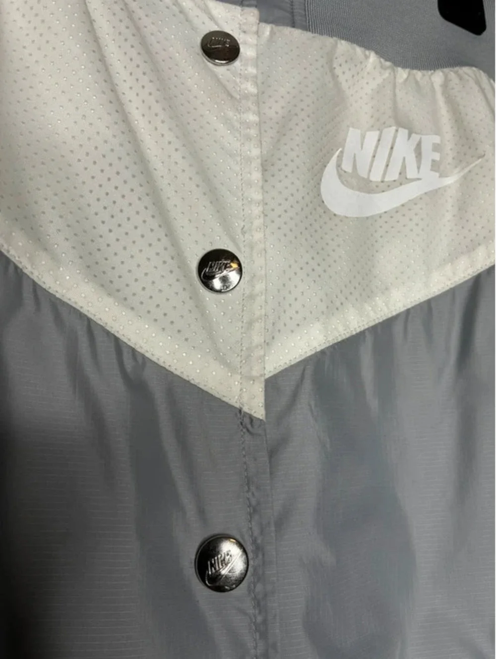 Nike Women's Tech wear Utility Layered Mesh Snap Skirt Size S Grey/White